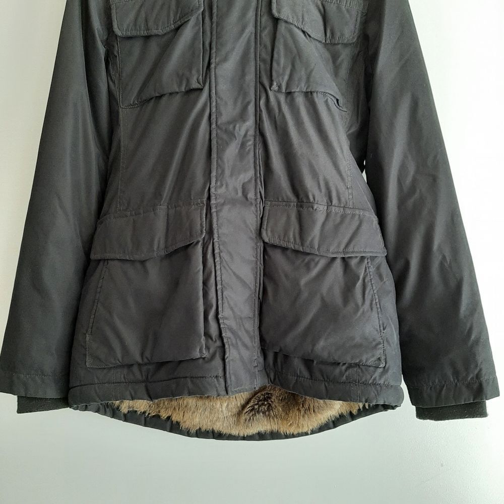 Aritzia Black Ski & Snow Jacket with Faux Fur Trim - Picture 4 of 16